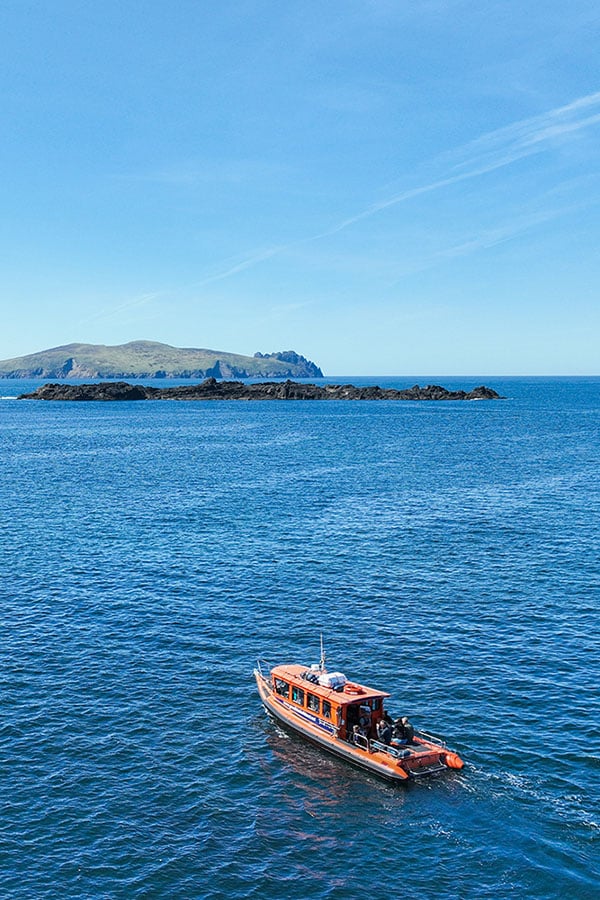 600x900 0010 Boat with island views