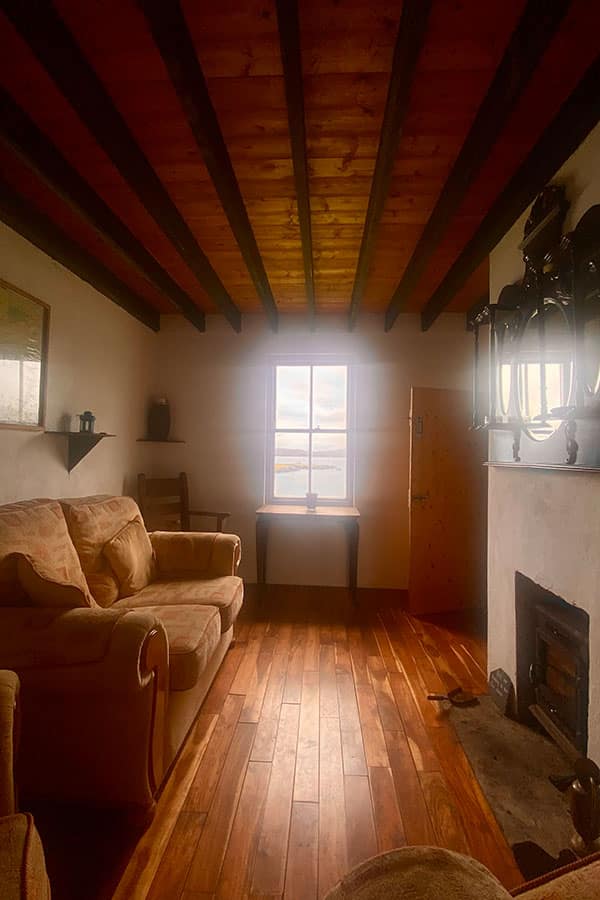 Tigh O'Se cottage interior